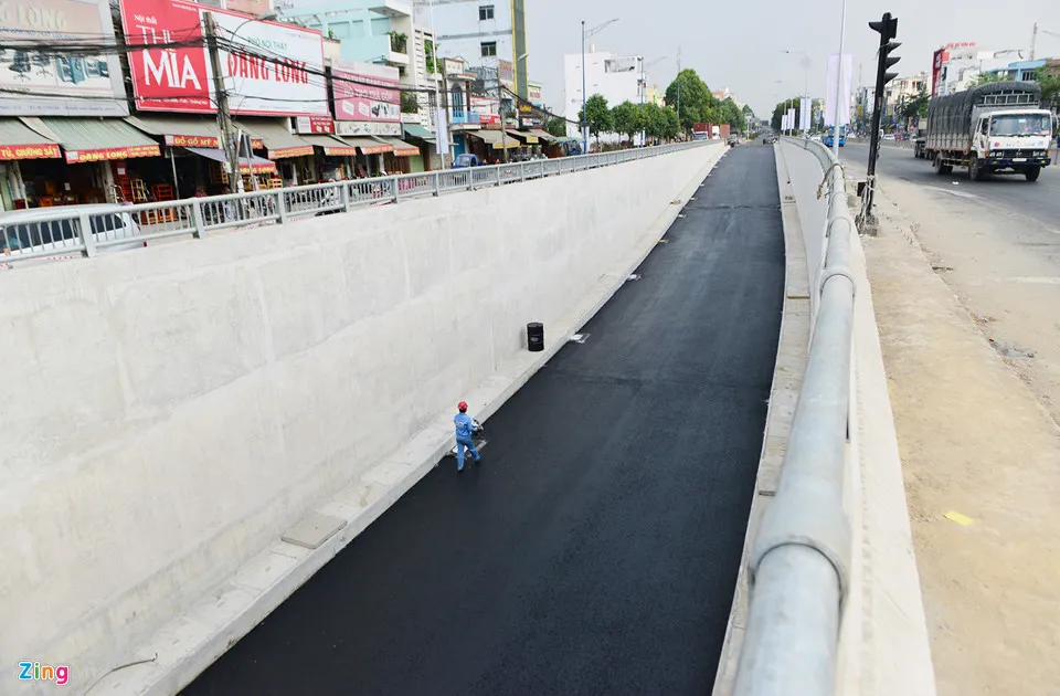 Ham chui nut giao thong 3 tang o Sai Gon truoc ngay thong xe hinh anh 8