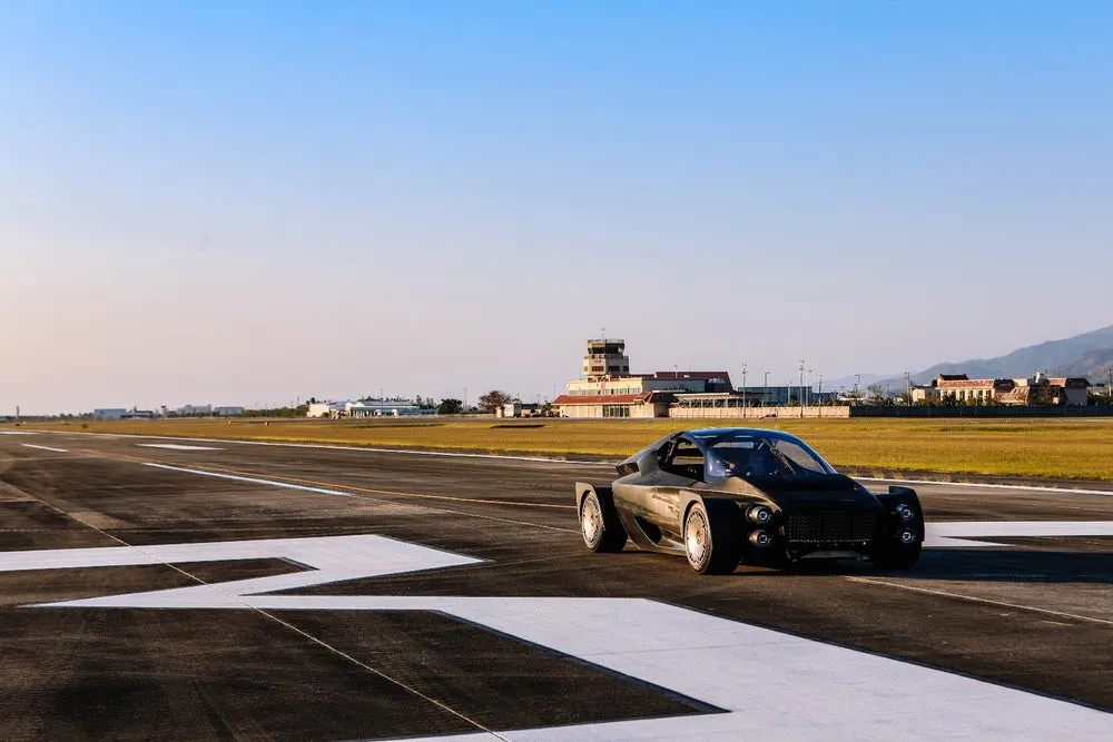 Sieu xe dien 1.000 ma luc cua Dai Loan chay thu nghiem hinh anh 5