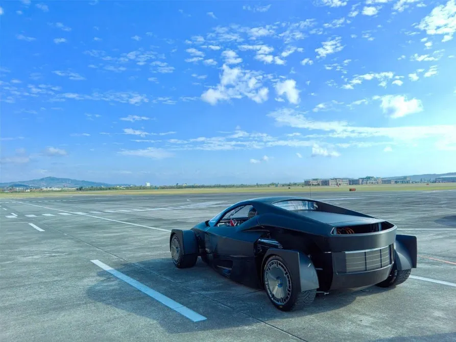 Sieu xe dien 1.000 ma luc cua Dai Loan chay thu nghiem hinh anh 3