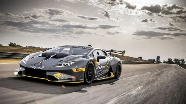 Lamborghini Huracan Super Trofeo Evo ra mắt tại đường đua Sepang