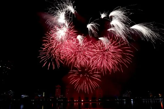 Bầu trời Đà Nẵng rực rỡ pháo hoa ảnh 11