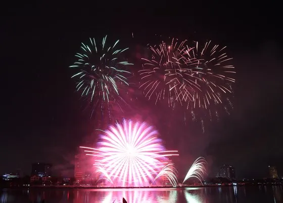 Bầu trời Đà Nẵng rực rỡ pháo hoa ảnh 14