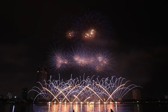 Bầu trời Đà Nẵng rực rỡ pháo hoa ảnh 20
