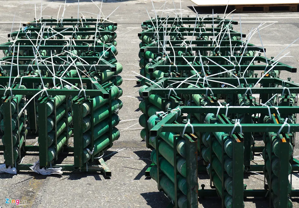 Tran dia phao hoa cua Hong Kong va Italy ben song Han hinh anh 5