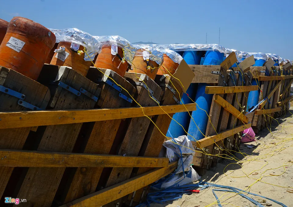 Tran dia phao hoa cua Hong Kong va Italy ben song Han hinh anh 2