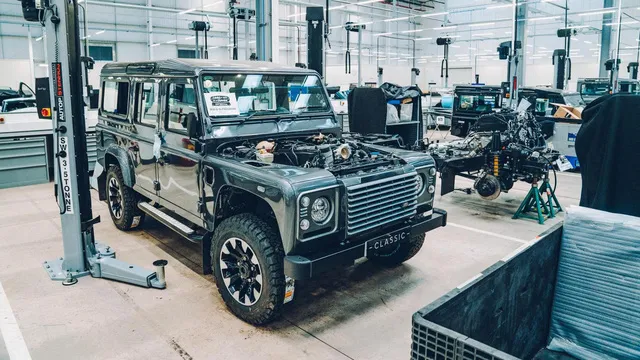 Đây là kho tàng xe cổ bí mật của Jaguar Land Rover - Ảnh 12.