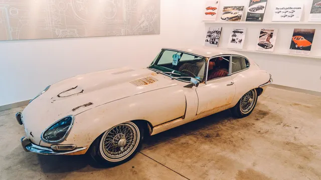 Đây là kho tàng xe cổ bí mật của Jaguar Land Rover - Ảnh 14.