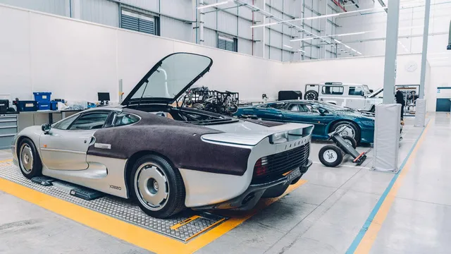 Đây là kho tàng xe cổ bí mật của Jaguar Land Rover - Ảnh 18.