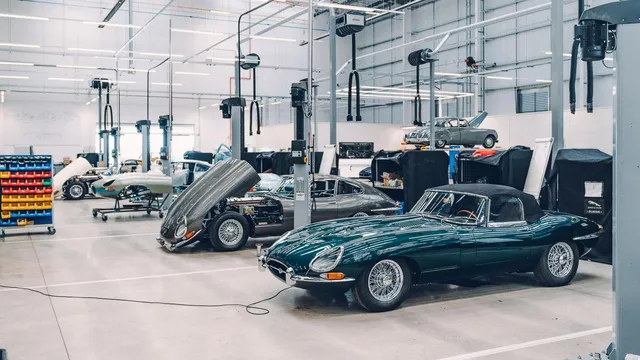 Đây là kho tàng xe cổ bí mật của Jaguar Land Rover - Ảnh 19.