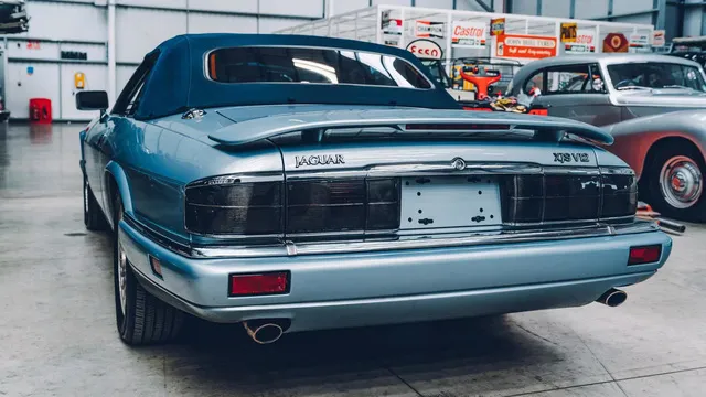 Đây là kho tàng xe cổ bí mật của Jaguar Land Rover - Ảnh 37.