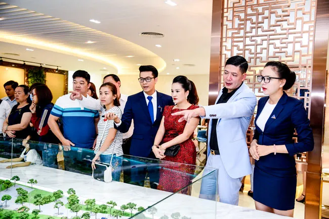 Chọn mặt gửi tiền nhóm ngành địa ốc ảnh 1