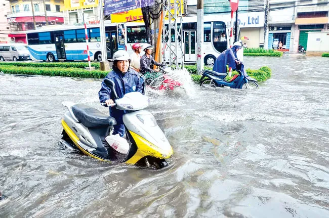 Người dân khốn đốn với những điểm “tụ nước” ảnh 1