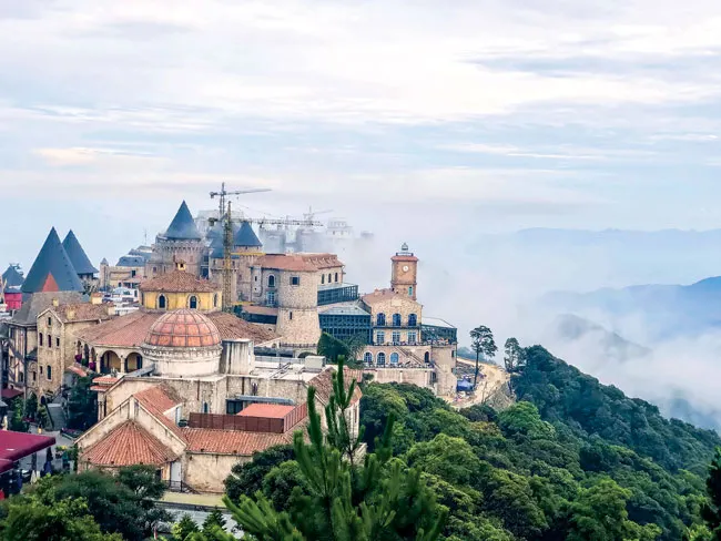 Làng cổ Pháp trên đỉnh Bà Nà ảnh 2