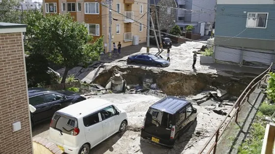 Động đất mạnh gây lở đất, mất điện trên diện rộng tại Nhật Bản ảnh 6 Động đất mạnh gây lở đất, mất điện trên diện rộng tại Nhật Bản ảnh 6