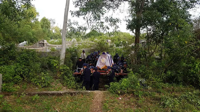 Những tấm lòng bác ái ảnh 2