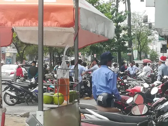 Nam thanh niên nghi dùng súng cướp ngân hàng giữa ban ngày ảnh 1