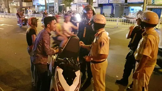  “Đi bão” sau trận thắng của đội tuyển Việt Nam, 78 trường hợp bị xử phạt ảnh 1