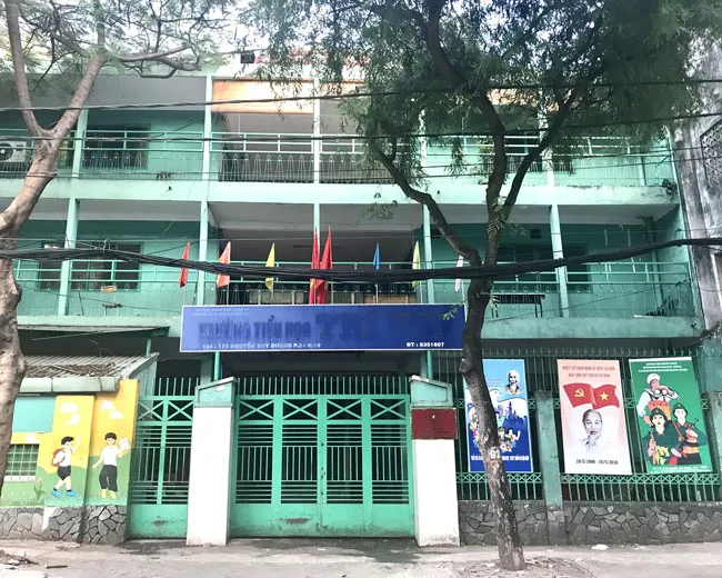 Trường học bỏ hoang ảnh 1