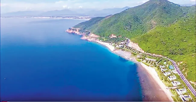 Lợi thế biến Cam Ranh thành miền đất nghỉ dưỡng cao cấp ảnh 1