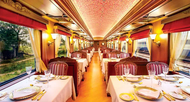 Trải nghiệm tàu hỏa xa hoa nhất thế giới ảnh 1