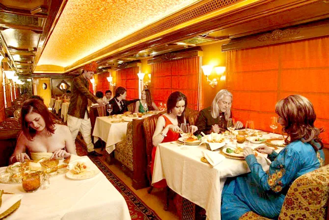 Trải nghiệm tàu hỏa xa hoa nhất thế giới ảnh 2