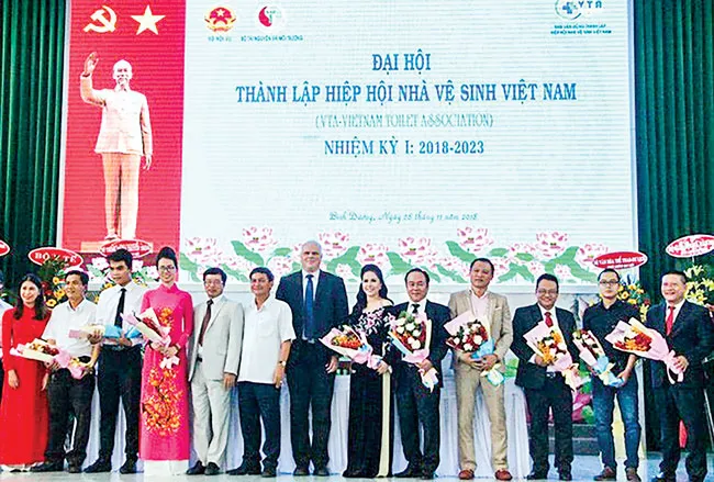 Giám đốc Công ty TNHH TM-DV-MT Kim Hoàng Hiệp-Sai lầm xem nhà vệ sinh là công trình phụ ảnh 1