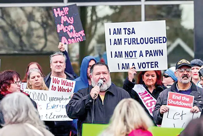 Vì sao Mỹ đóng cửa chính phủ? ảnh 1