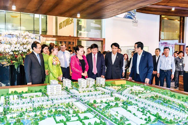 Chủ tịch Quốc hội xông đất 2 doanh nghiệp lớn trên sàn chứng khoán ảnh 2