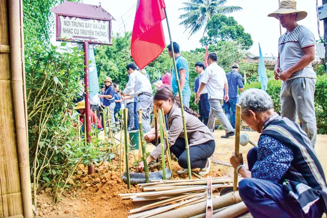 Cả Huế xuống đường “Ngày chủ nhật xanh” ảnh 2