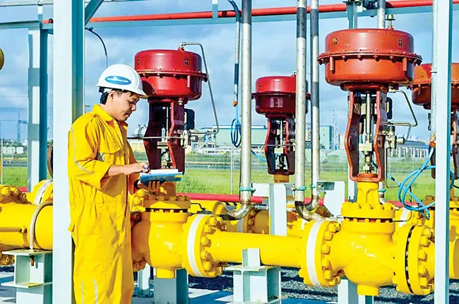 Cổ phiếu dầu khí khó bứt phá ảnh 1