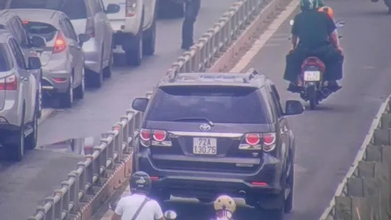 Xử lý nghiêm xe ô tô lưu thông vào làn xe gắn máy trên cao tốc TPHCM - Long Thành ảnh 3