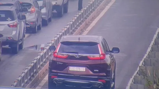 Xử lý nghiêm xe ô tô lưu thông vào làn xe gắn máy trên cao tốc TPHCM - Long Thành ảnh 2