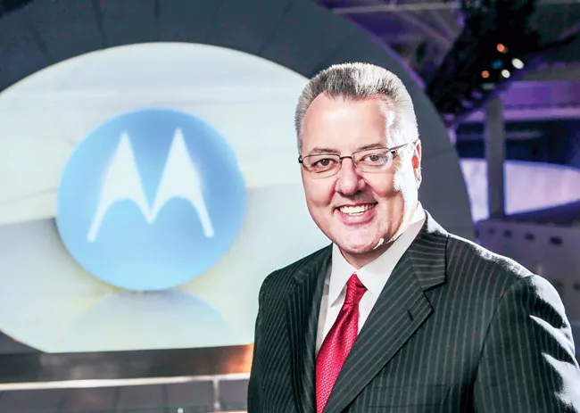 Gregory Q. Brown Giải cứu Motorola ảnh 1