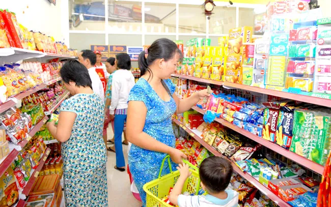 Cạnh tranh cửa hàng tiện lợi: Không có cửa cho người yếu thế ảnh 1