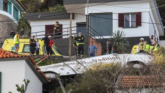 Tai nạn giao thông tại Bồ Đào Nha, 29 du khách thiệt mạng, 28 người khác bị thương ảnh 5 Tai nạn giao thông tại Bồ Đào Nha, 29 du khách thiệt mạng, 28 người khác bị thương ảnh 4