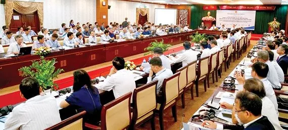 Quang cảnh Diễn đàn chuyên đề về quản lý tài nguyên nước... ở ĐBSCL. Ảnh: HOÀNG HÙNG