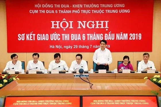 TPHCM dẫn đầu thu ngân sách, Hà Nội hút vốn nước ngoài nhiều nhất ảnh 1 TPHCM dẫn đầu thu ngân sách, Hà Nội hút vốn nước ngoài nhiều nhất ảnh 1