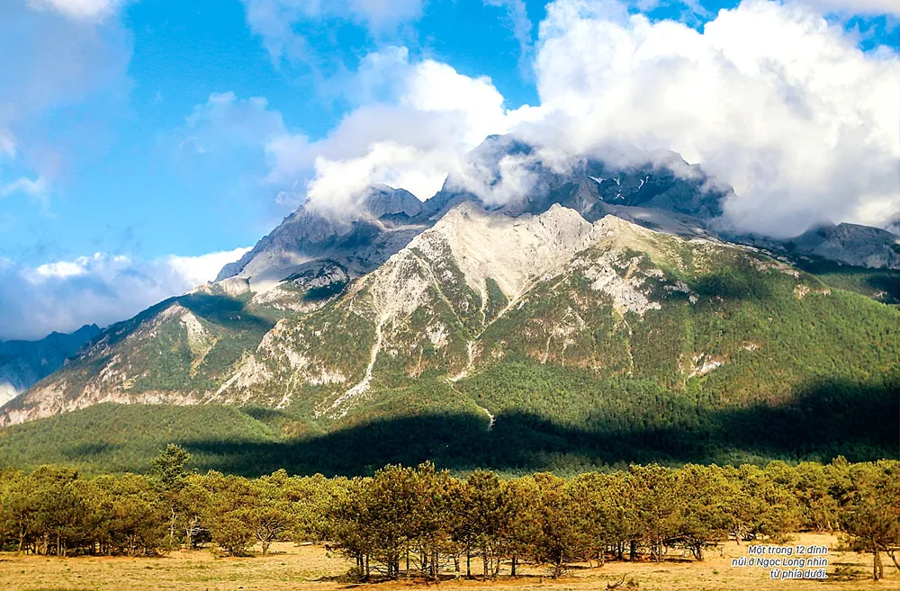 Ngọc Long Tuyết Sơn quanh năm tuyết trắng ảnh 1