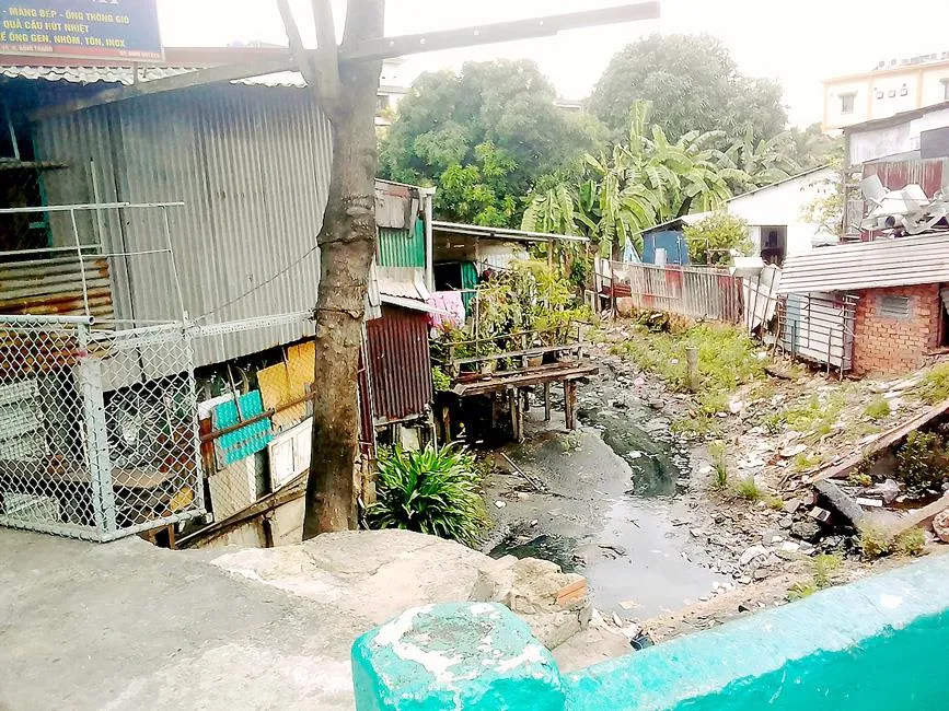 Xử nghiêm hành vi lấn chiếm kênh rạch ảnh 1