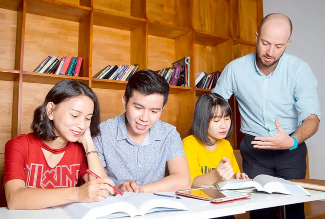 Xoay xở với mức lương dưới 5 triệu đồng ảnh 1