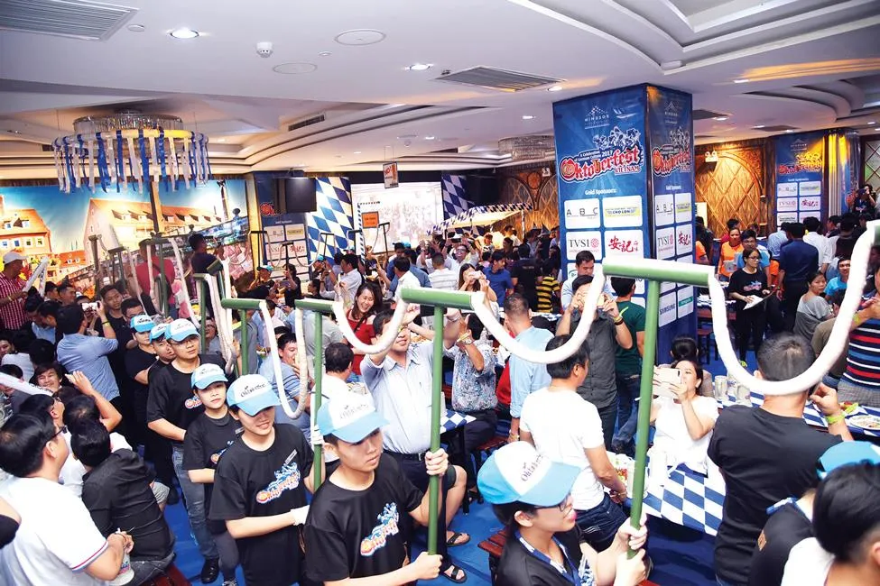 Sôi động lễ hội bia Oktoberfest tại Windsor Plaza ảnh 3