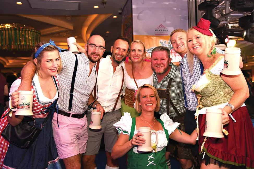 Sôi động lễ hội bia Oktoberfest tại Windsor Plaza ảnh 1