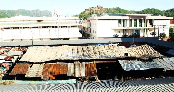 Chợ Mộc Bài cháy dữ dội, hàng trăm tiểu thương 'chết điếng' ảnh 5