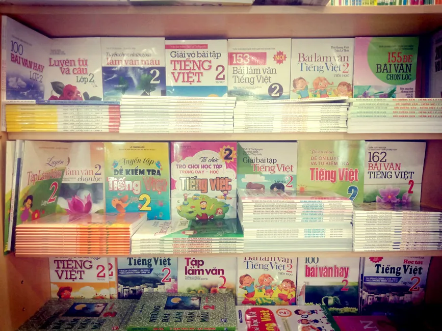 Loạn thị trường sách tham khảo ảnh 1