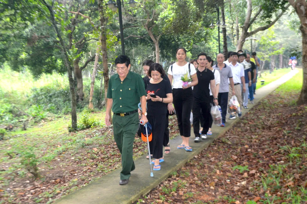 Du lịch Côn Đảo - mừng và lo ảnh 1