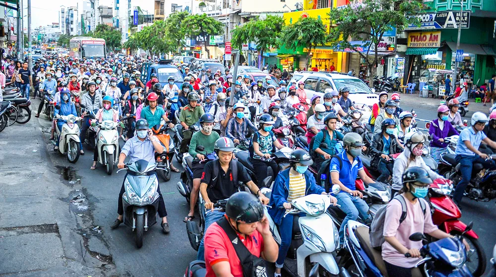 Áp lực nhà ở các siêu đô thị ảnh 1