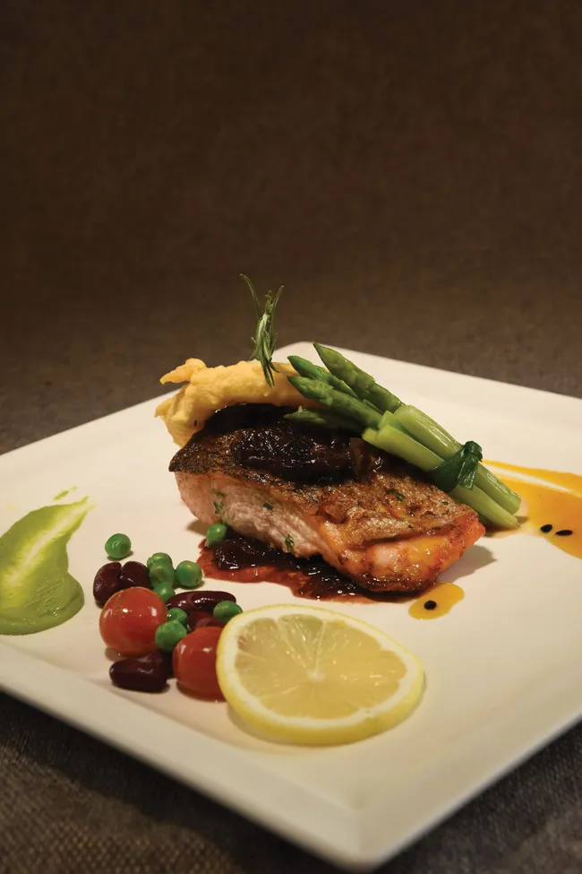 Bữa trưa thư giãn cùng khách sạn Rex ảnh 3