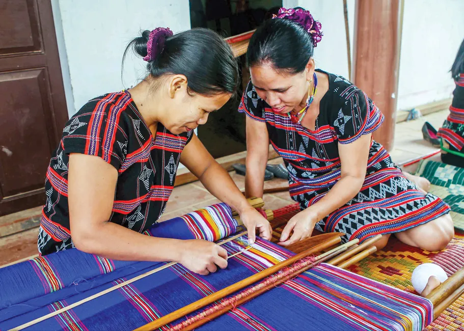 Tỏa sáng tinh hoa Tà Ôi ảnh 1