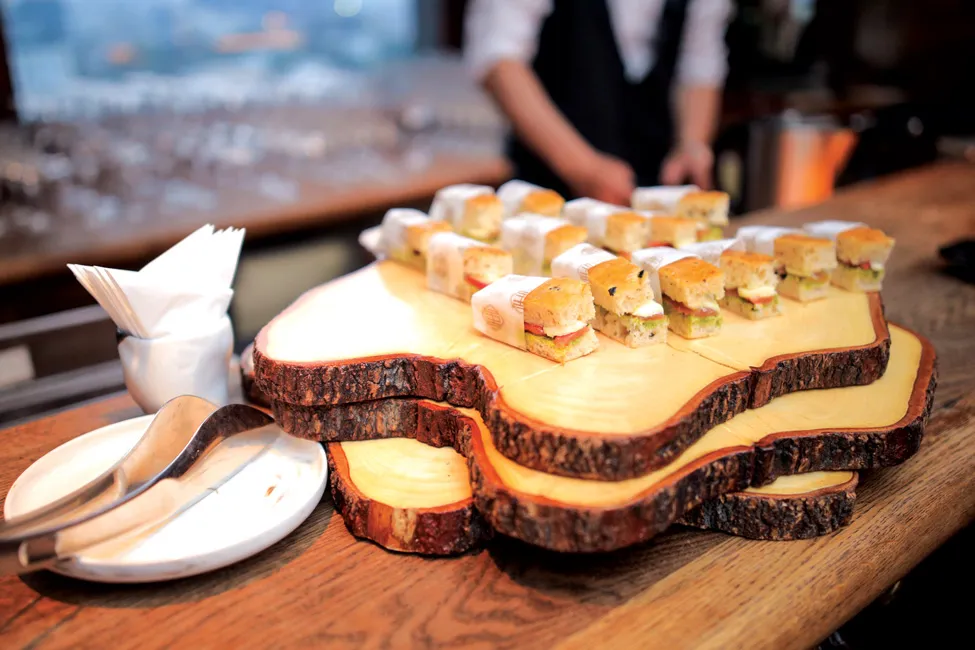 Tiệc rượu vang và phô mai cùng hôtel des arts saigon ảnh 4