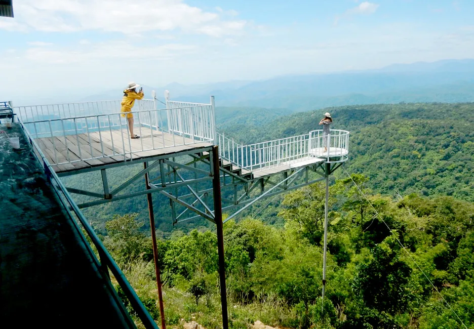 Chậm xử lý các trạm dừng chân trái phép trên đèo Đại Ninh ảnh 1